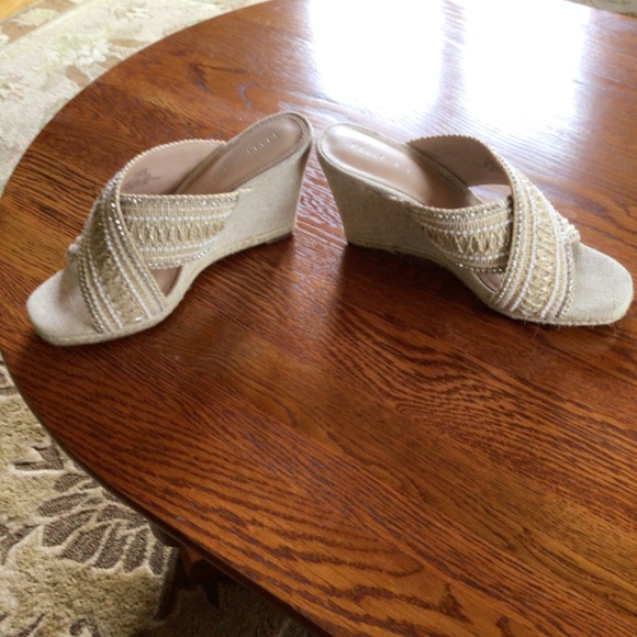 Kelly & Katie Issoa Natural Jute Wedge Sandals sz 7 - Picture 2 of 6